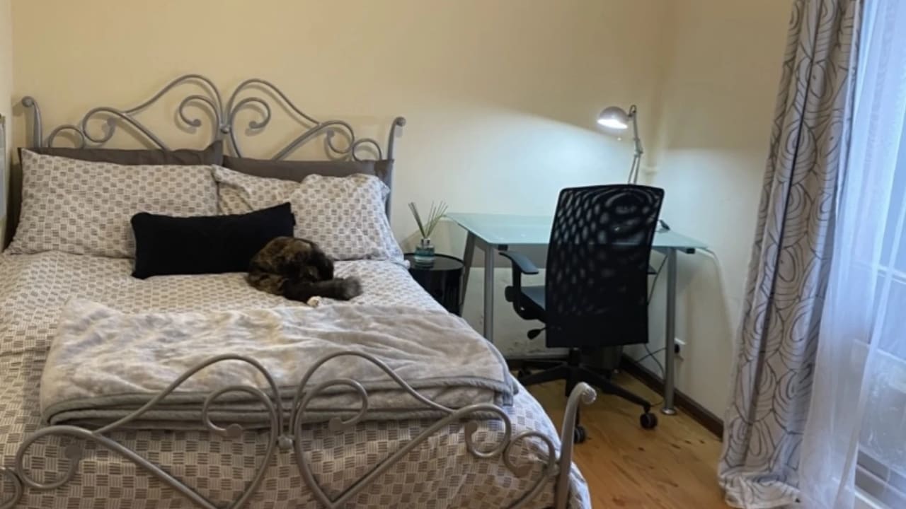 Furnished room in a share house