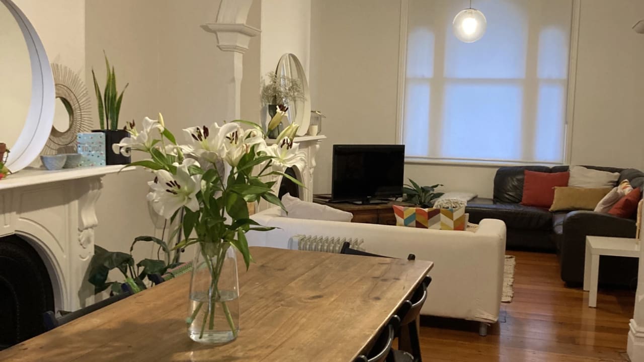 Room in a share house