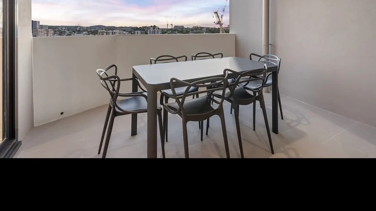 Furnished room with own bathroom