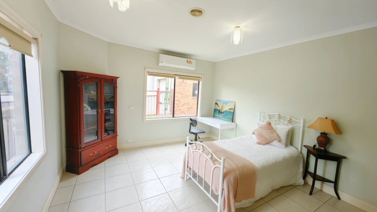 Furnished room in a share house