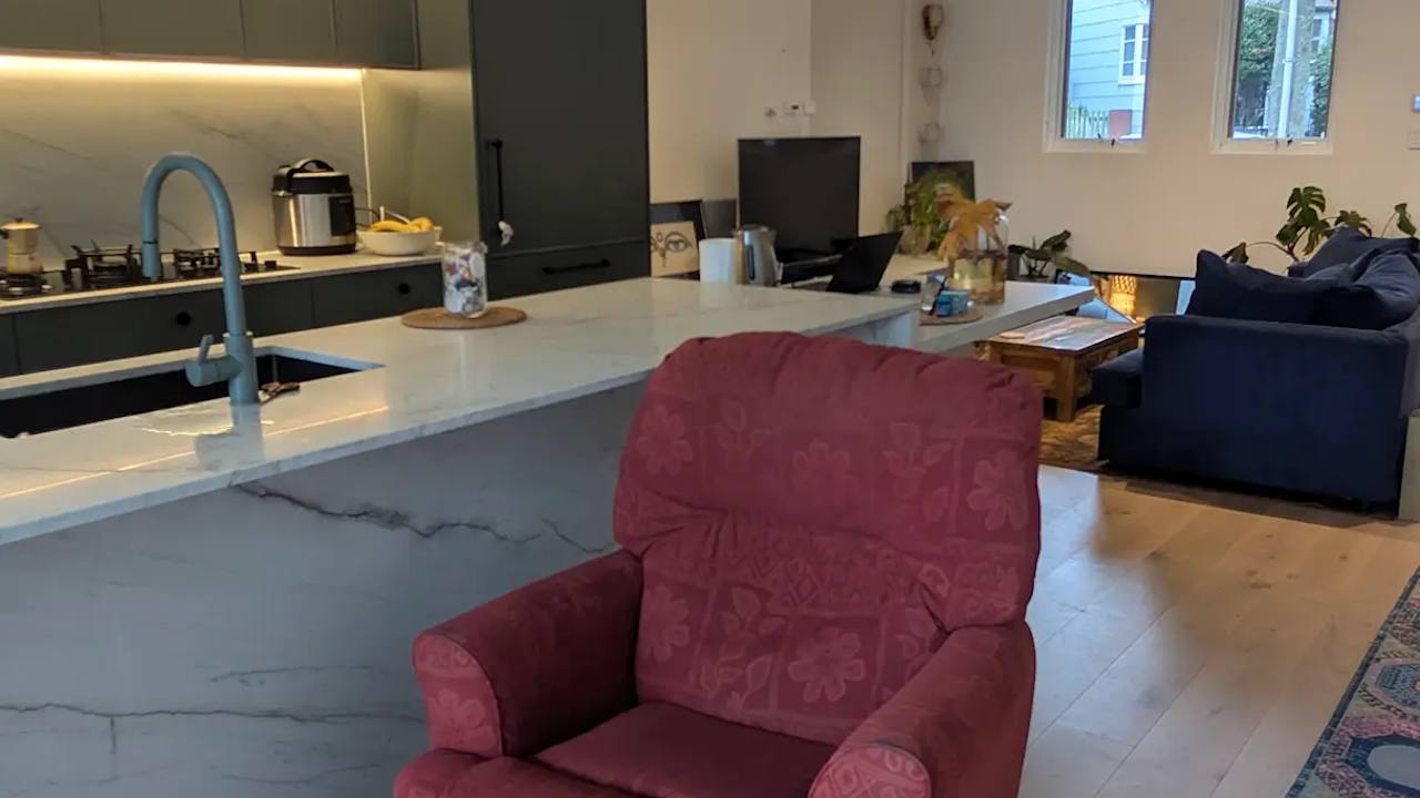Room in a share house
