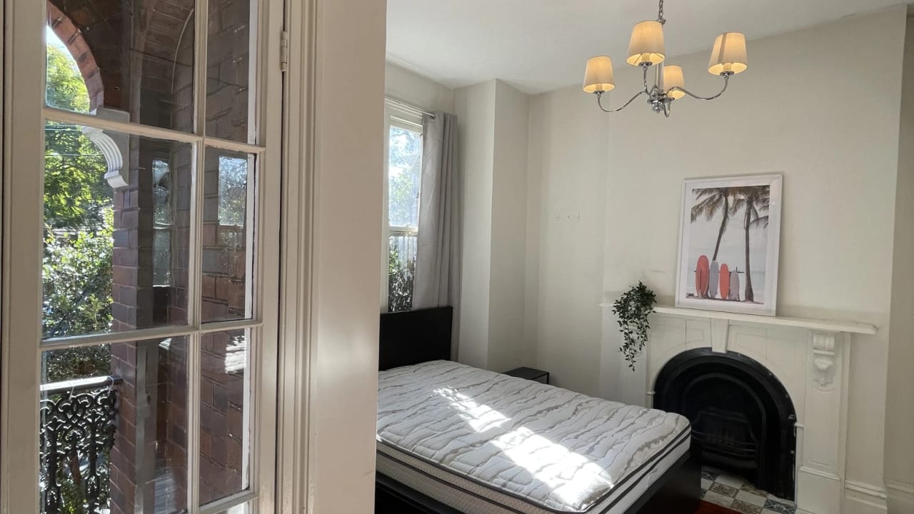 Furnished room in a share house