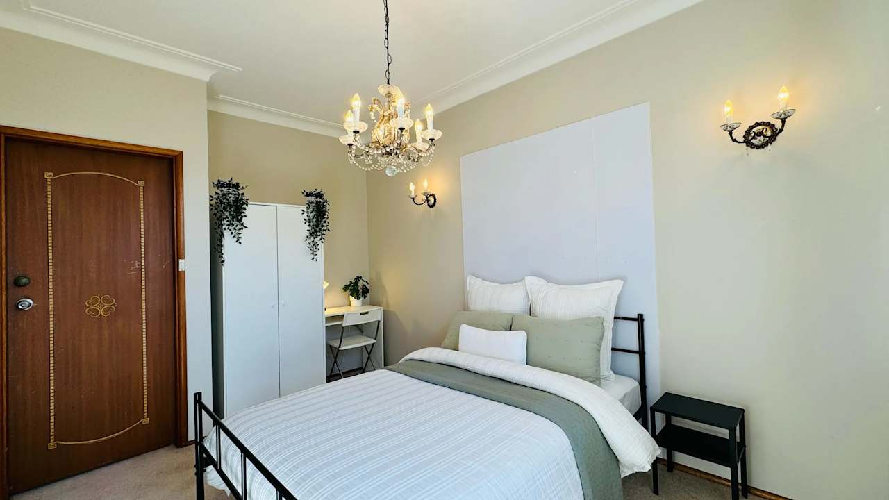 Furnished room in a share house