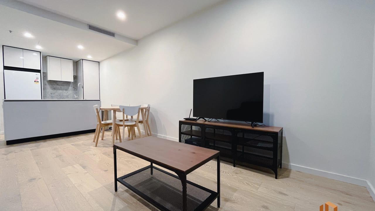 Furnished room with ensuite in a flatshare