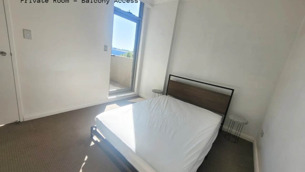 Furnished room in a flatshare