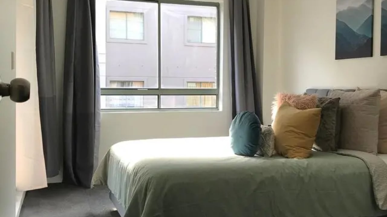 Furnished room in a flatshare