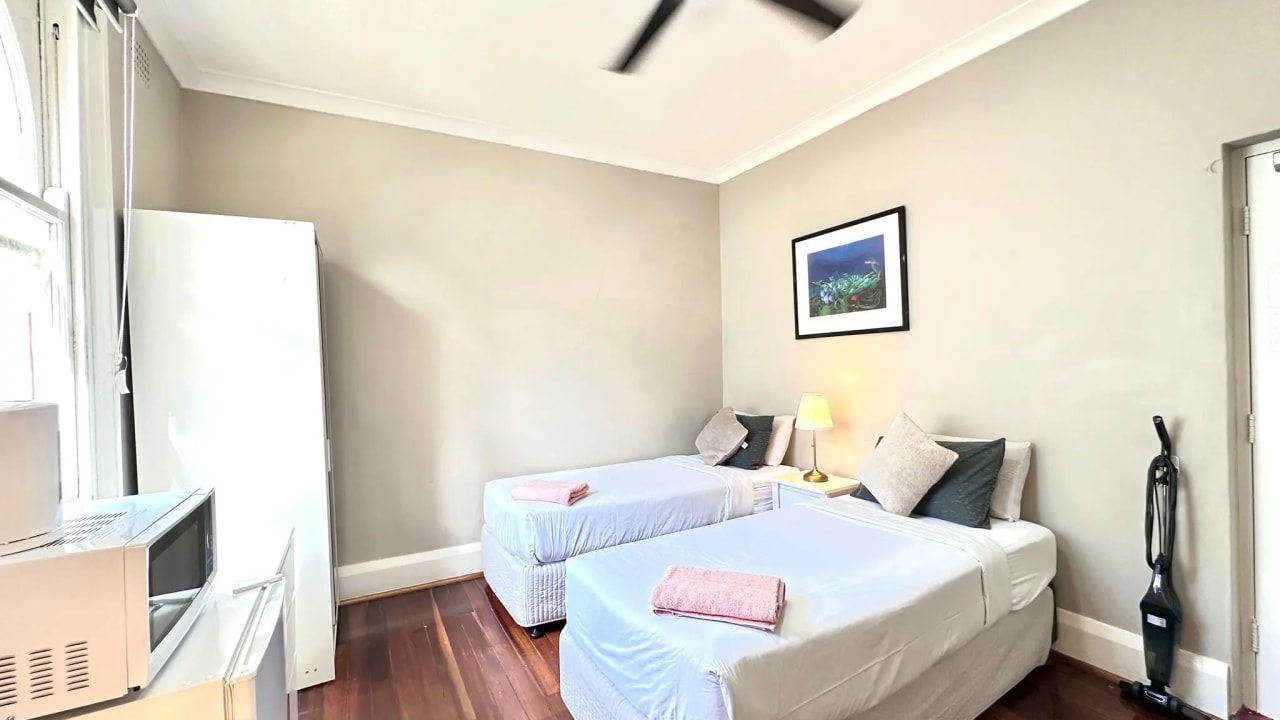 Furnished room in a flatshare