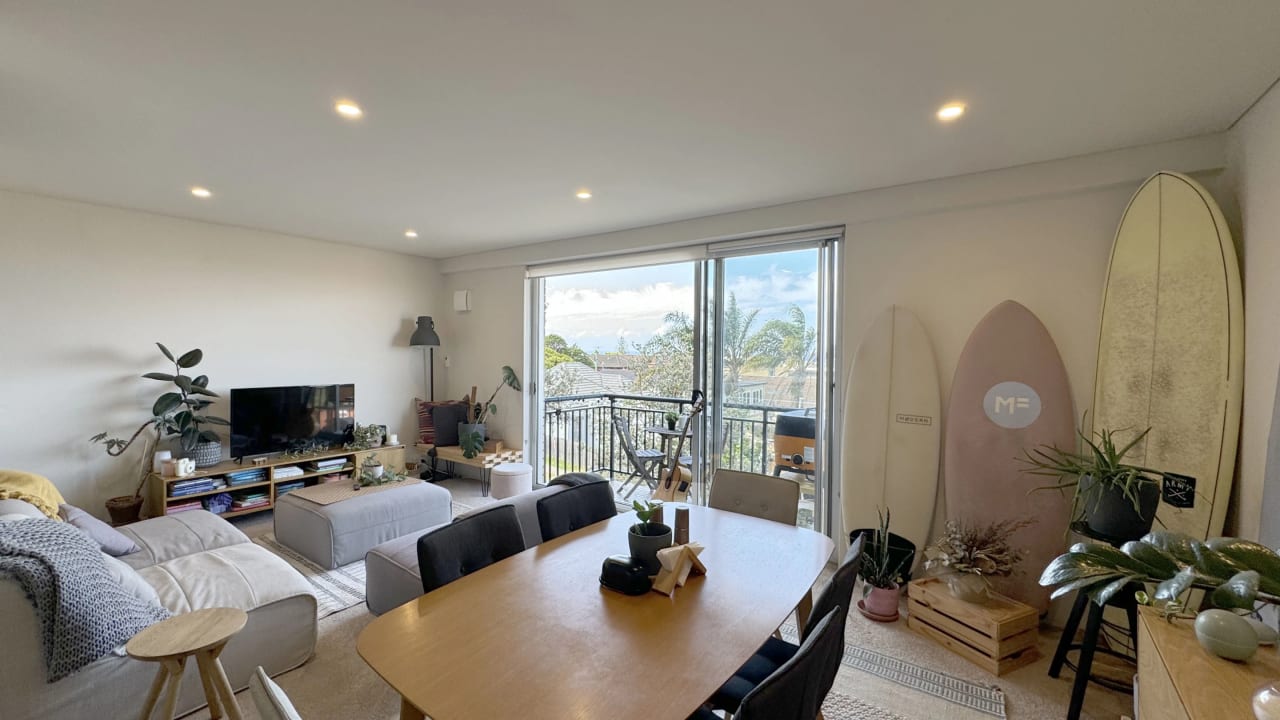 Whole property with 1 room for rent