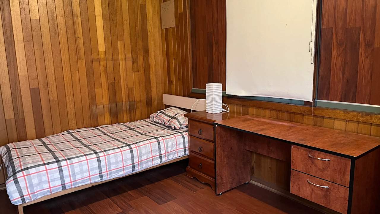 Unfurnished room in a share house