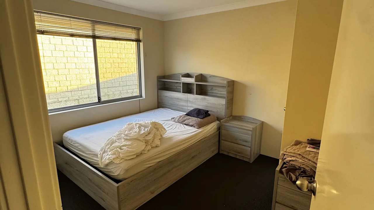 Room in a share house