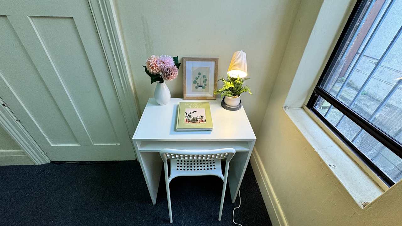 Furnished room in a share house