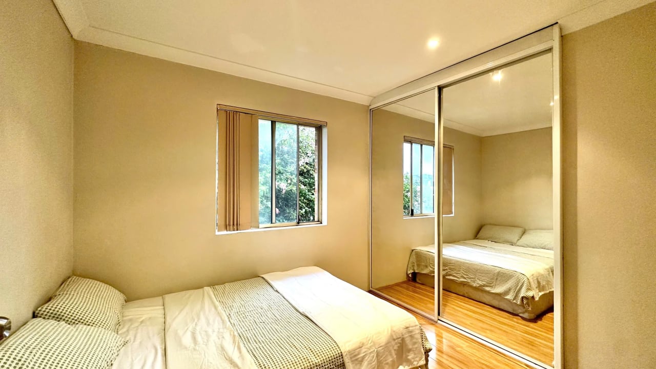 Furnished room in a share house