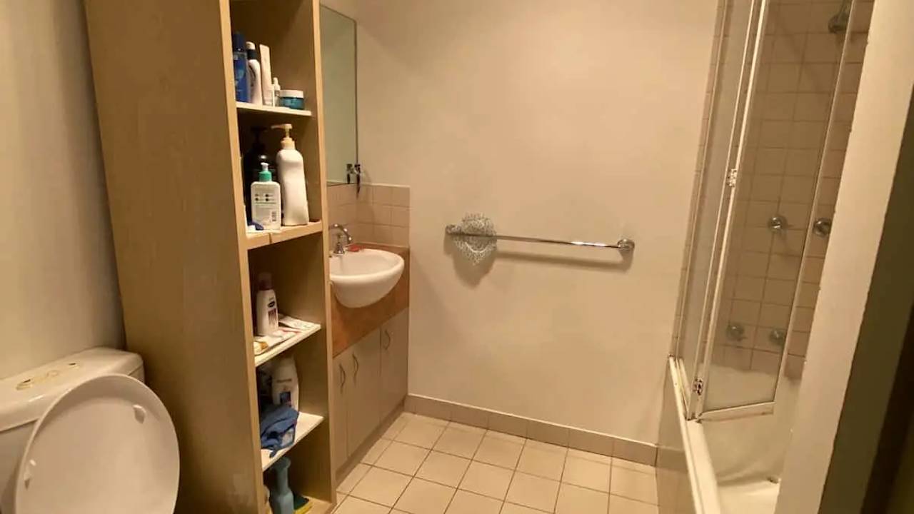 Furnished room in a share house