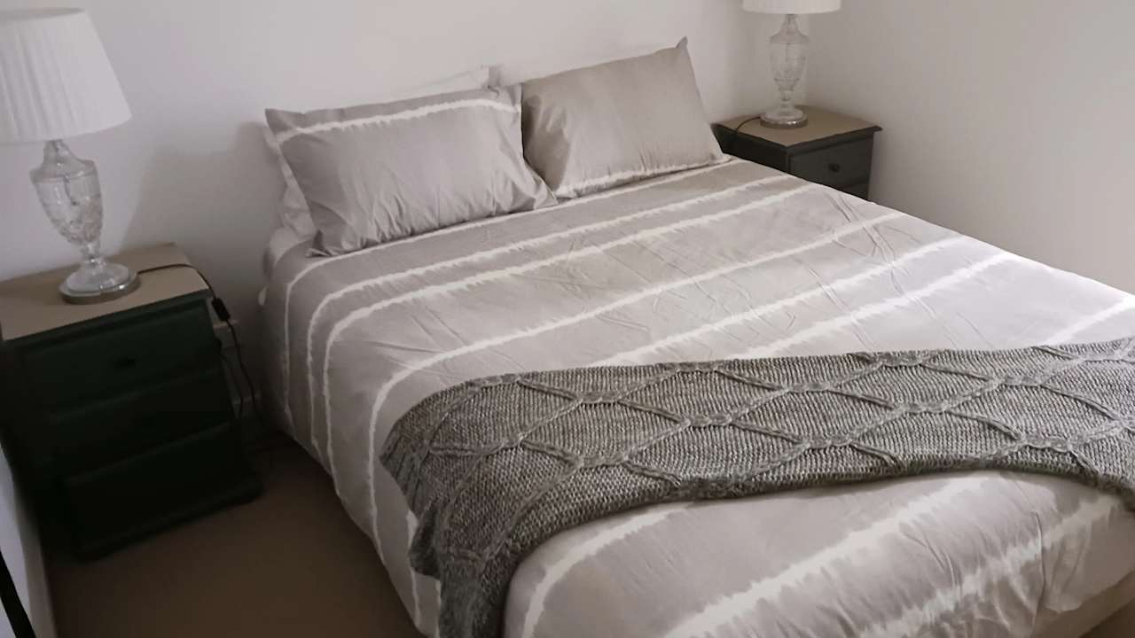 Furnished room with ensuite in a flatshare