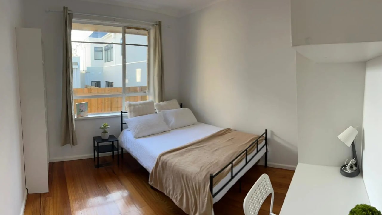 Furnished room in a share house