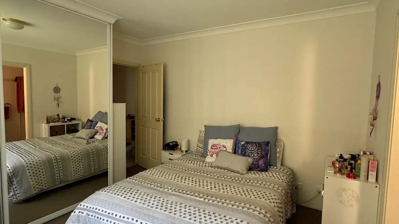 Furnished room with ensuite in a flatshare