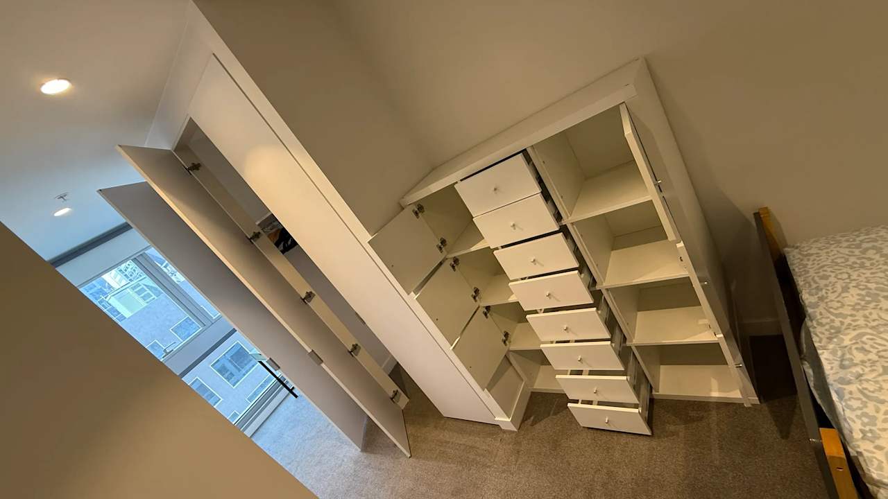Furnished room in a flatshare
