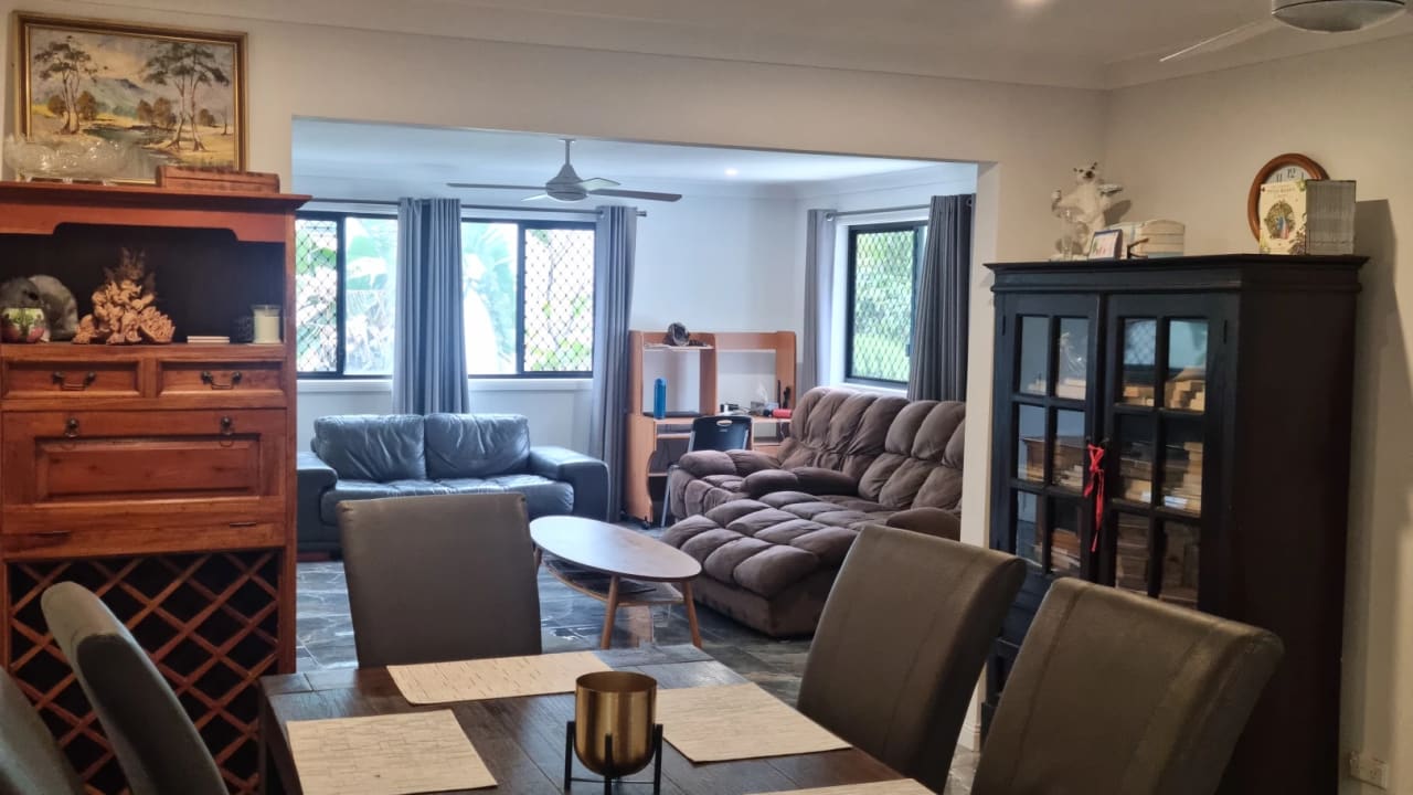Furnished room in a share house
