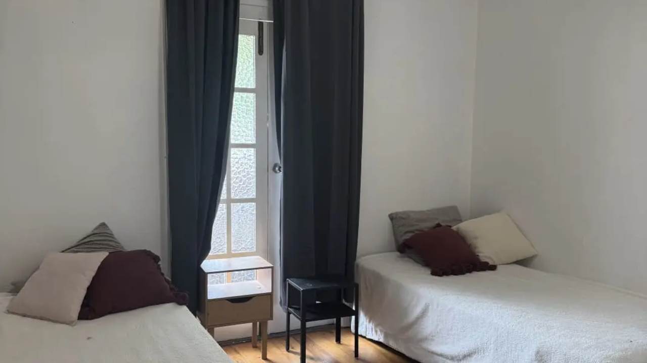 Furnished room in a share house