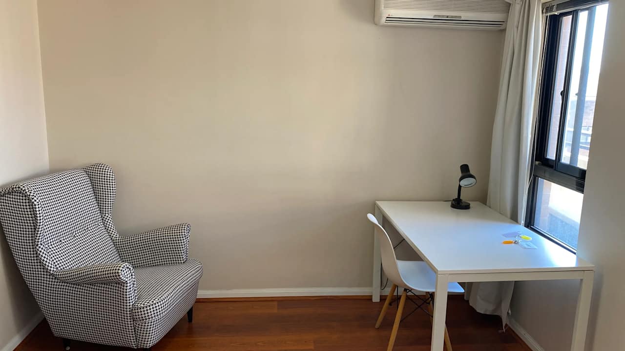 Furnished room in a flatshare