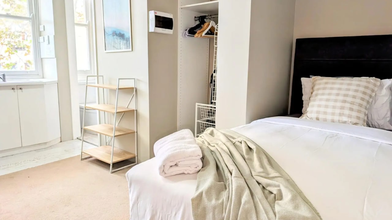 Furnished room with own bathroom
