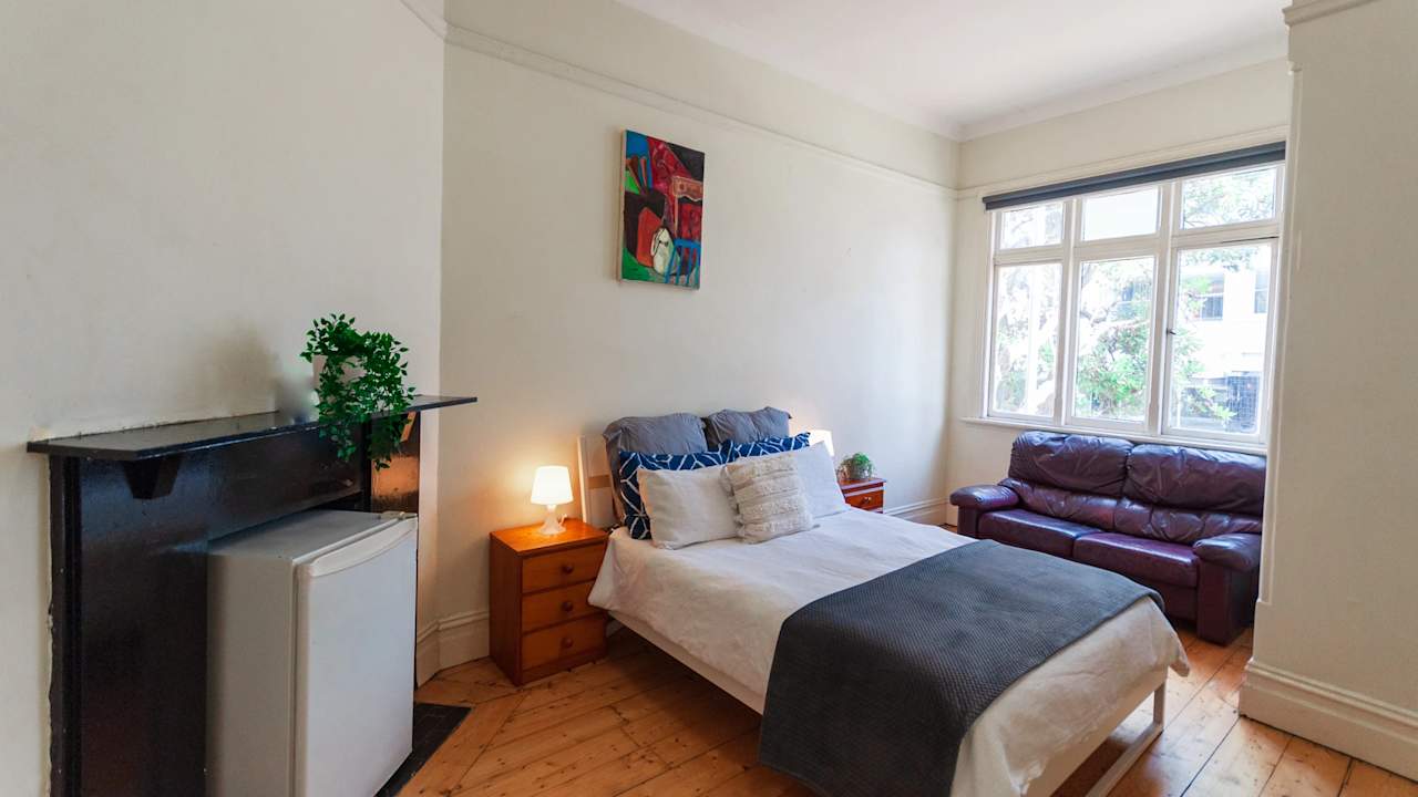 Furnished room in a share house