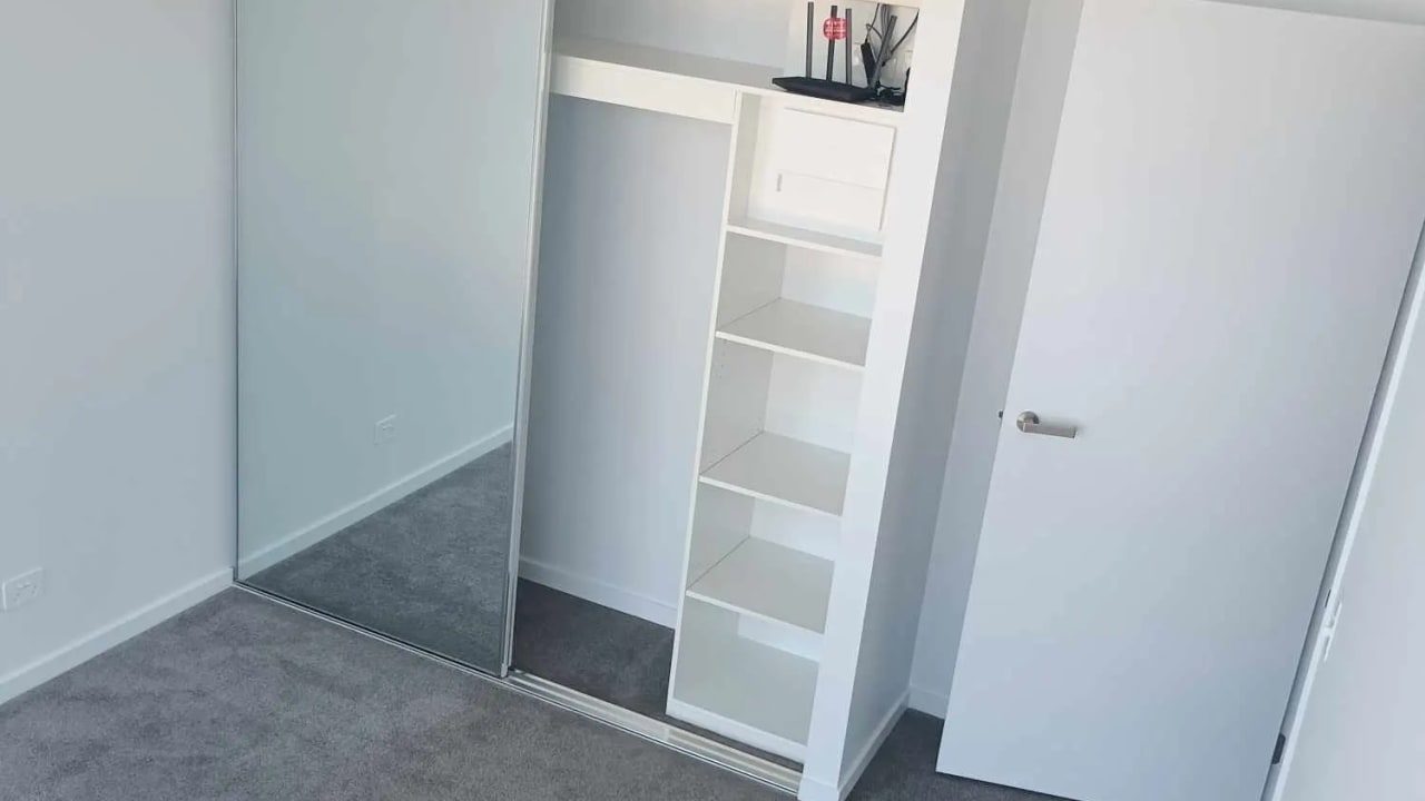 Unfurnished room with ensuite in a flatshare