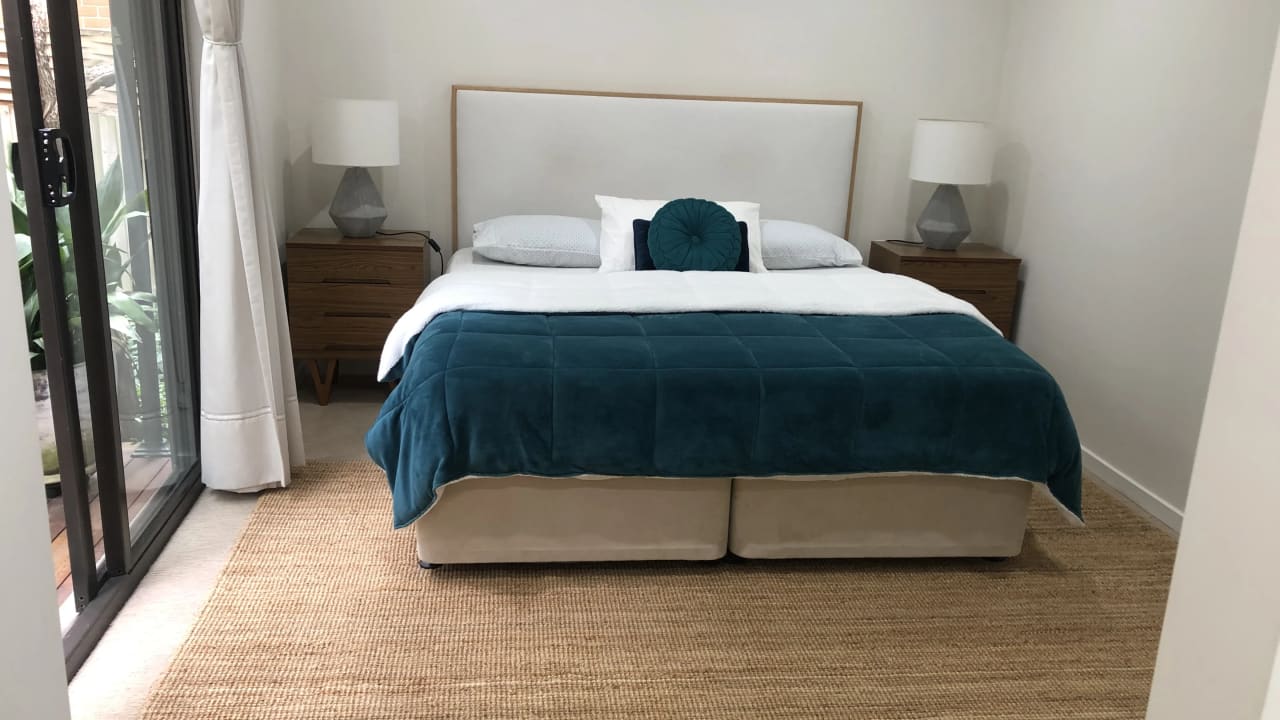 Furnished room with ensuite in a flatshare