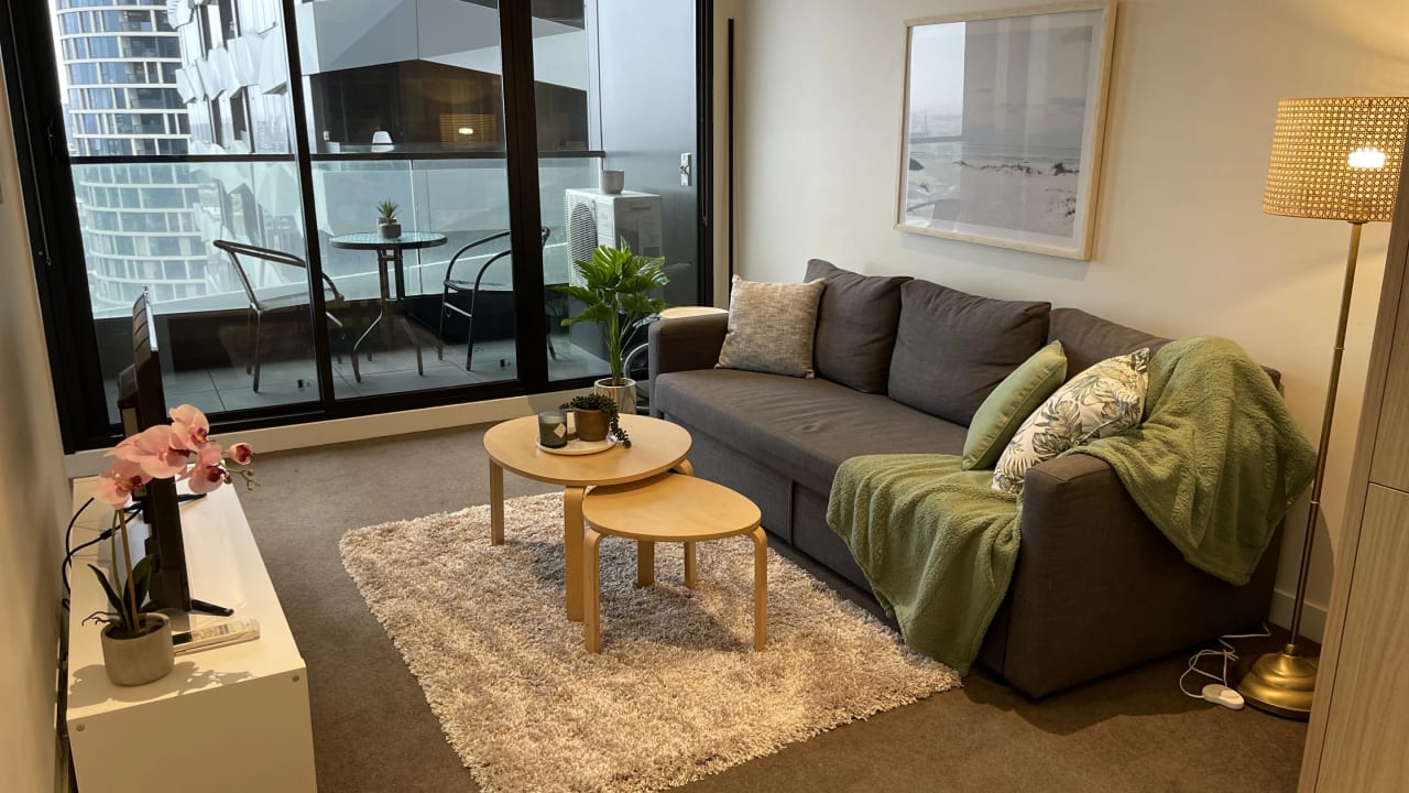 Furnished room with ensuite in a flatshare