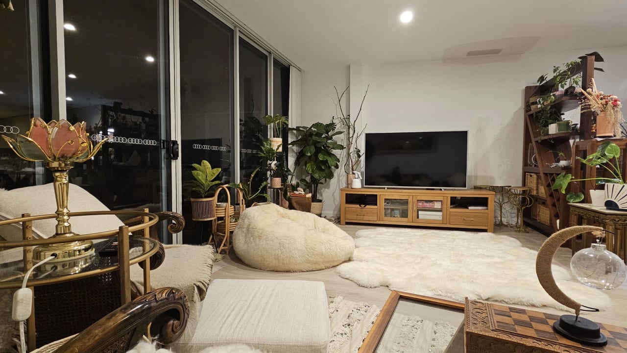 Furnished room in a share house