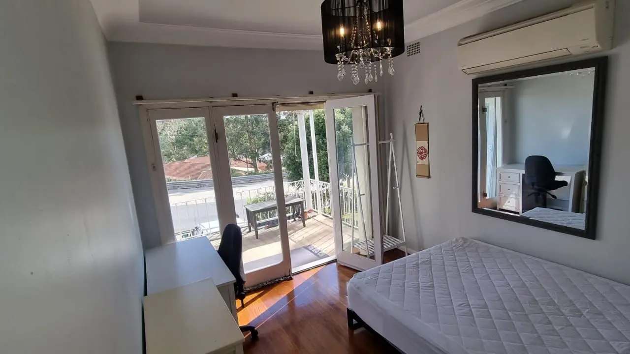 Furnished room in a share house