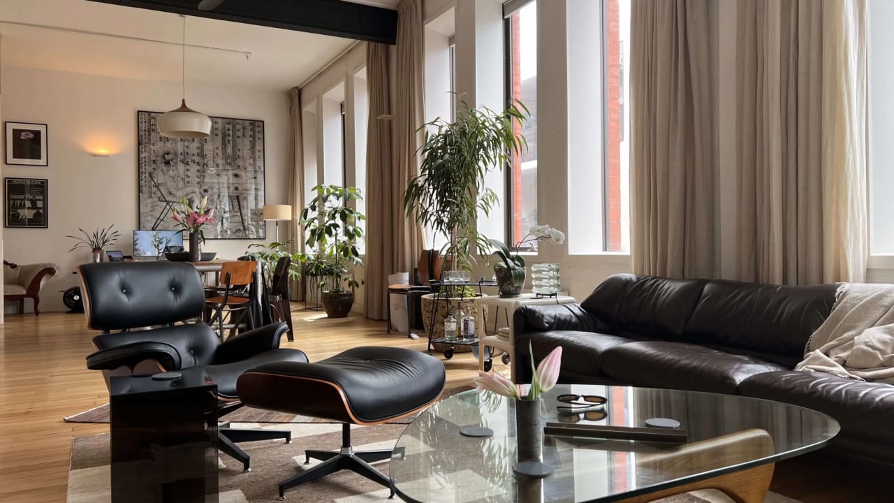 Unfurnished room in a flatshare