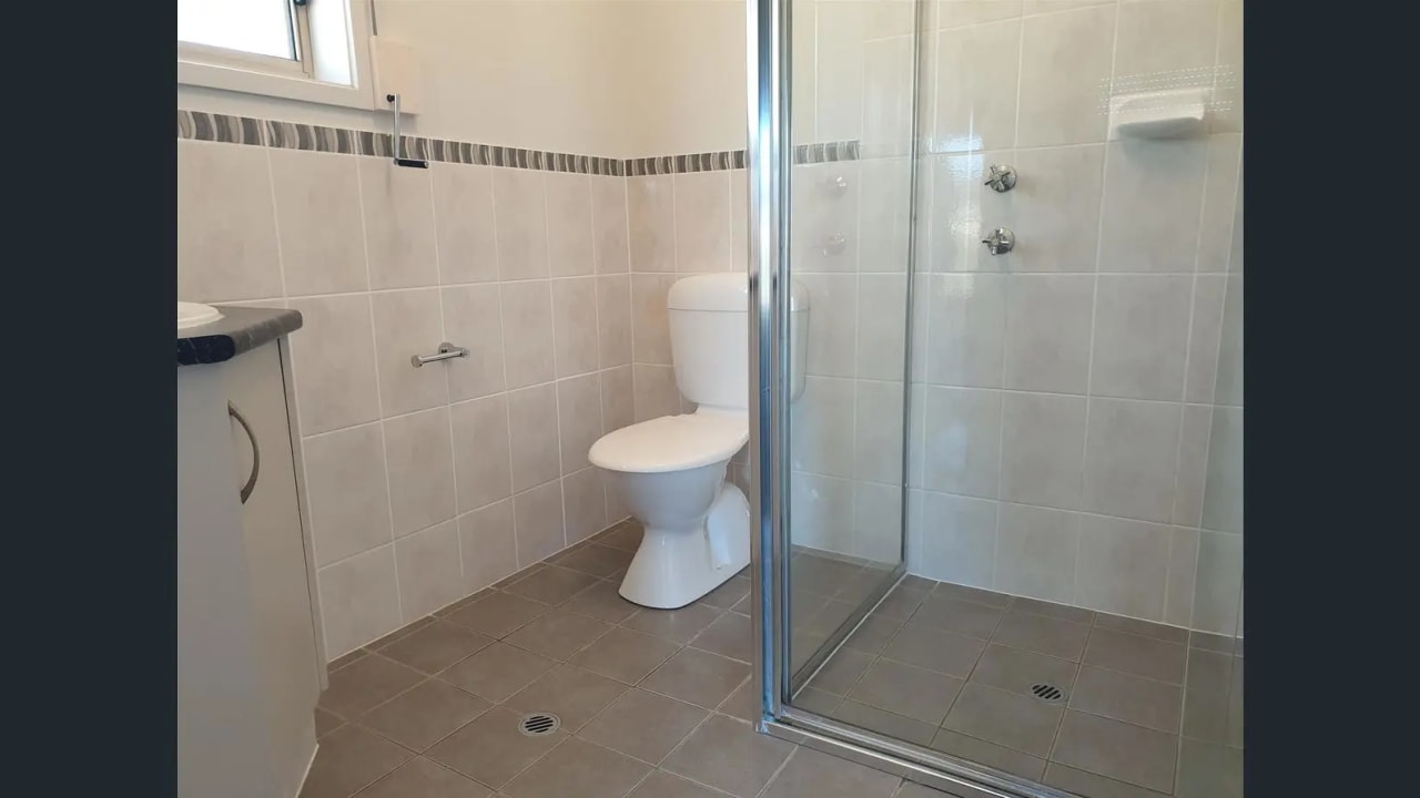Whole property with 3 rooms for rent