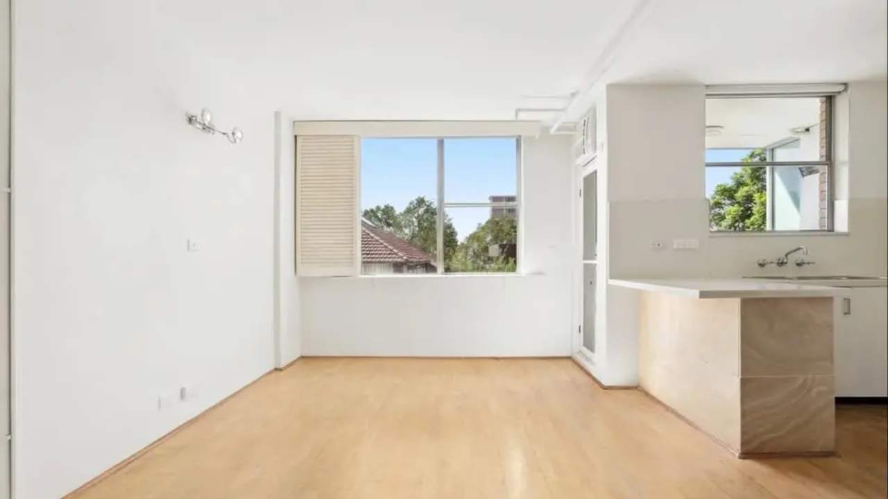 Room studio flat for rent