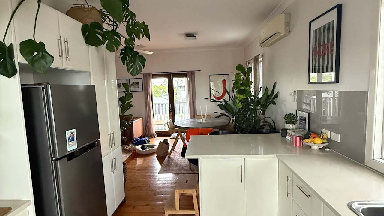 Room in a share house