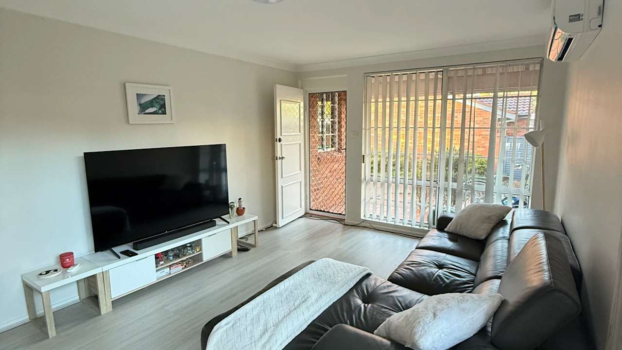 Unfurnished room in a share house