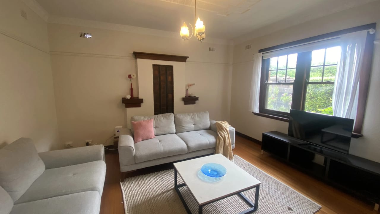 Furnished room in a flatshare