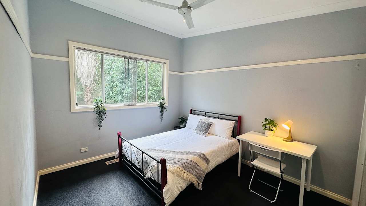 Furnished room in a share house