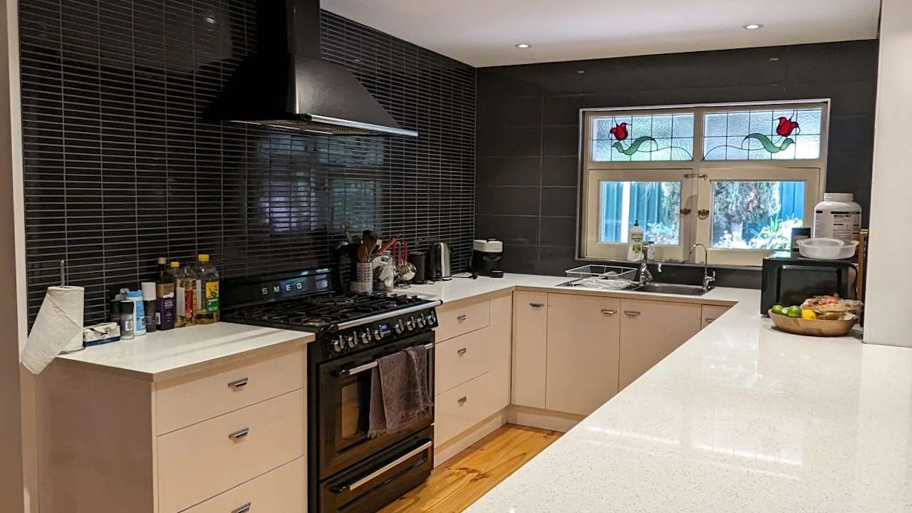 Room in a share house