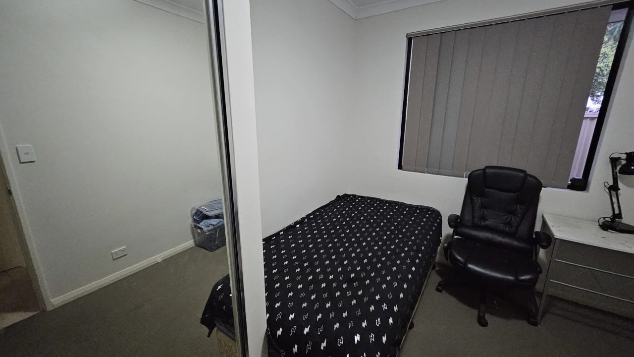 Furnished room in a share house