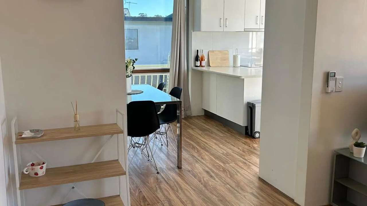 Furnished room in a flatshare