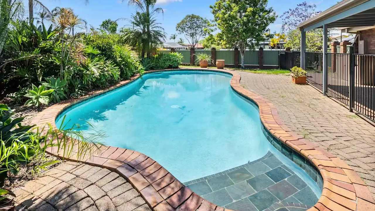 Whole property with 3 rooms for rent