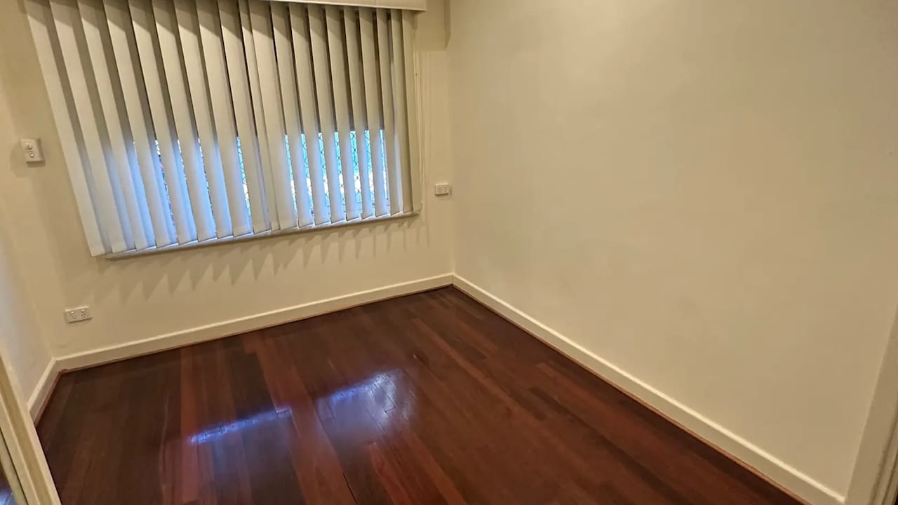 Unfurnished room in a flatshare