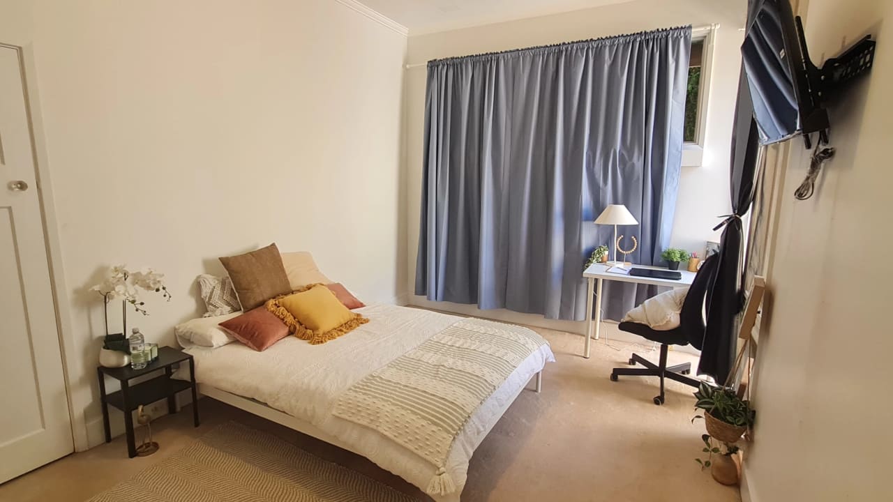 Furnished room in a share house
