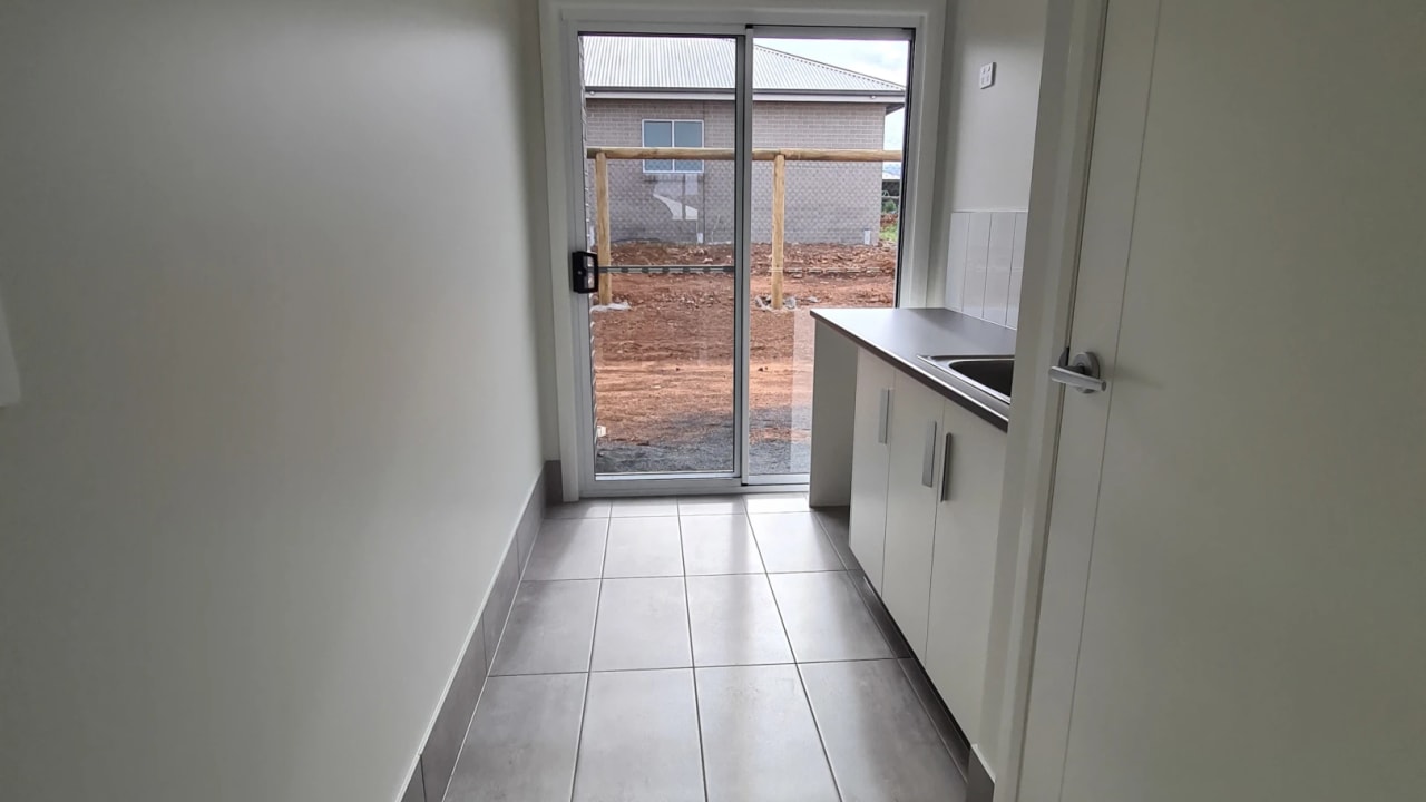 Unfurnished room in a share house
