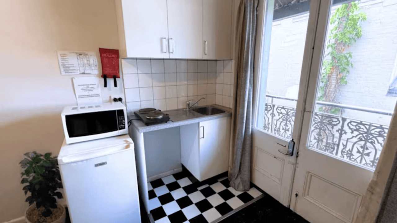 Furnished room in a share house