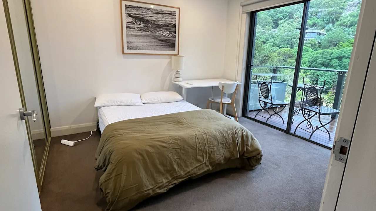 Furnished room in a share house