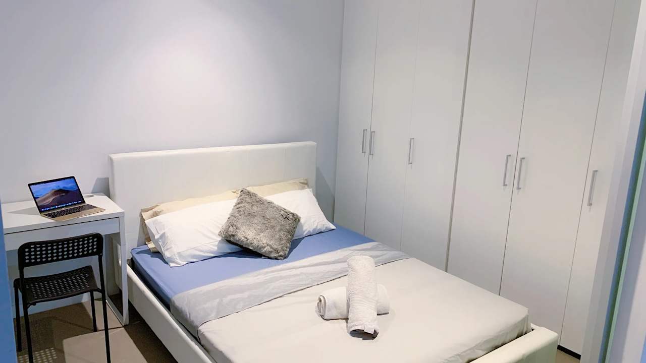 Furnished room in a flatshare
