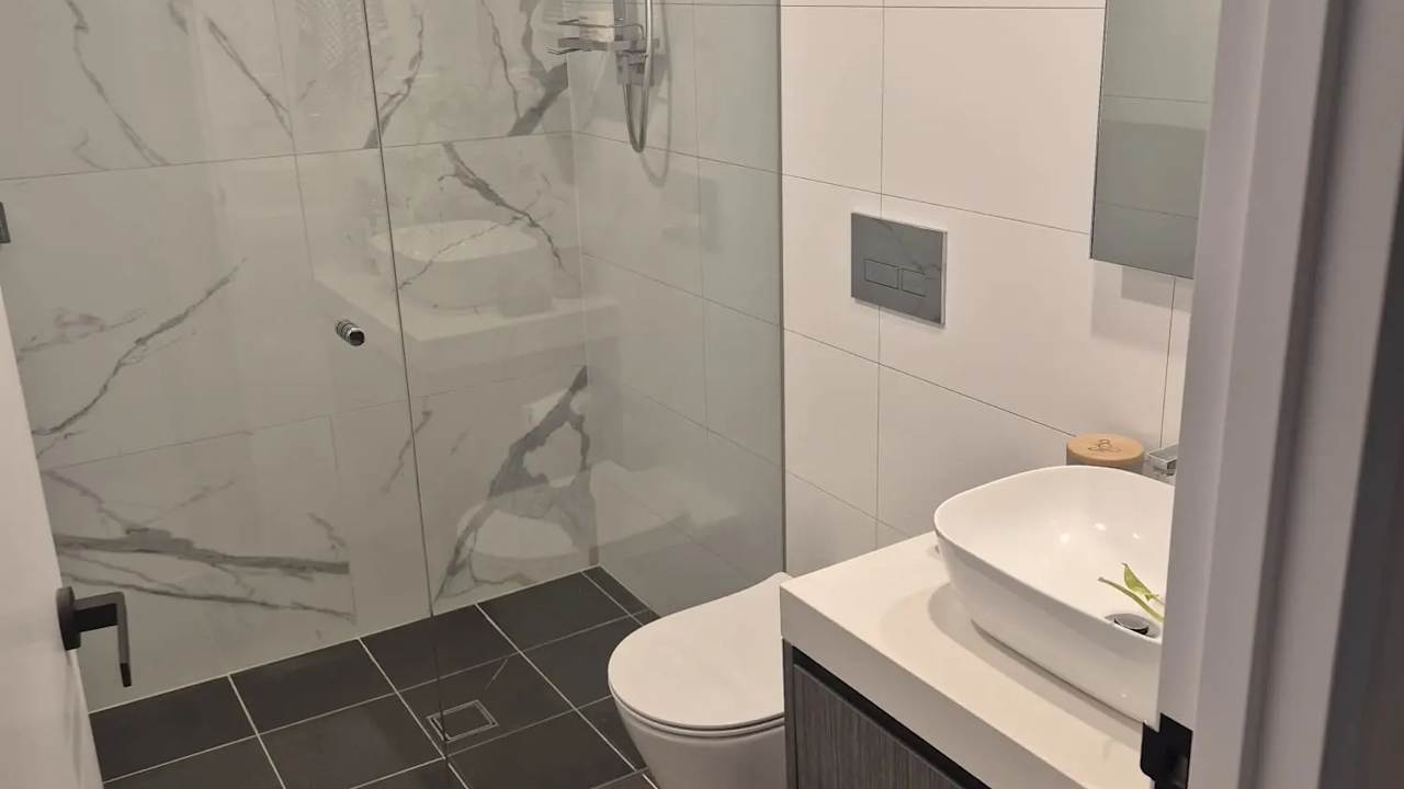 Unfurnished room with own bathroom