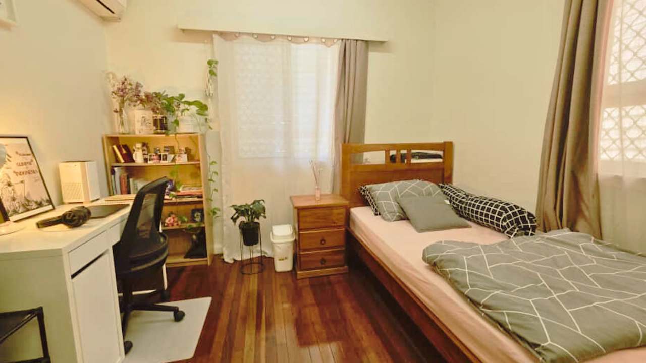 Furnished room in a share house